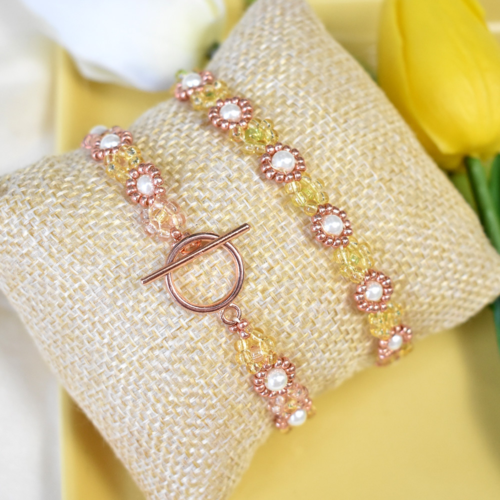 PandaHall Selected мастер-класс по изготовлению весеннего браслета из бисера.-1