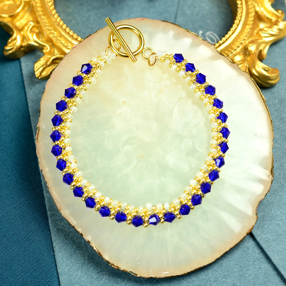 PandaHall Selected мастер-класс по изготовлению двухконусного браслета из стеклянных бусин.-1