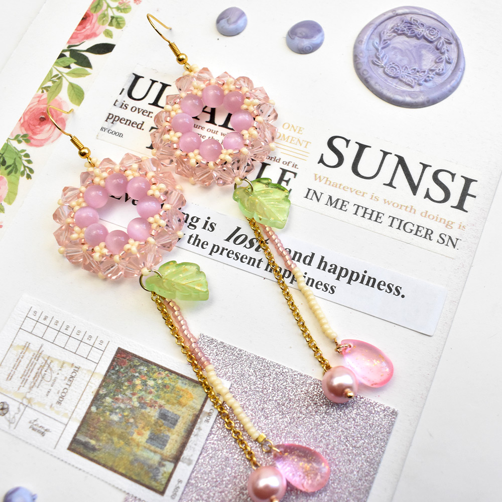 PandaHall Selected идея серег из розового стекла и бисера-6