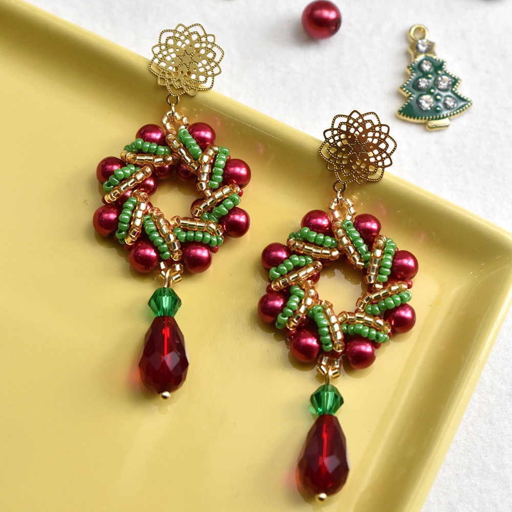 PandaHall Selected идея сережек из бисера на рождественскую тематику-1