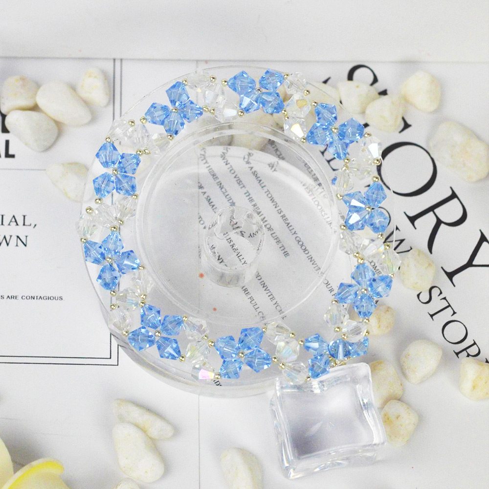 PandaHall Selected мастер-класс по изготовлению синего двухконусного браслета из стеклянных бусин.-7