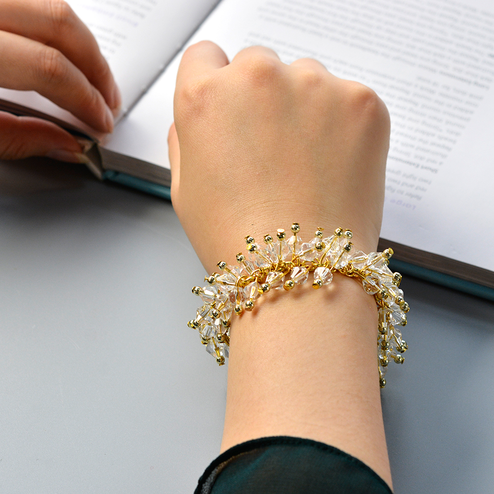 Браслет из хрустальных бусин-1