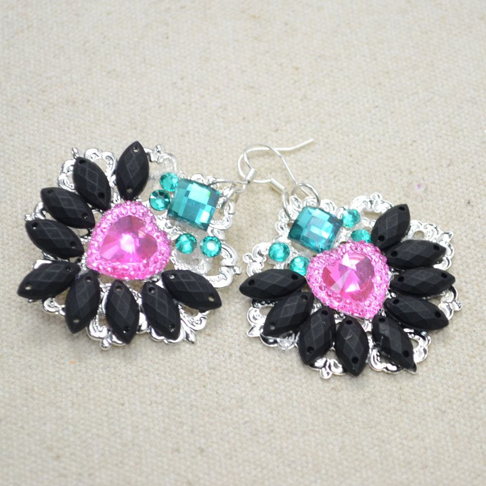 Серьги-кластеры со стразами