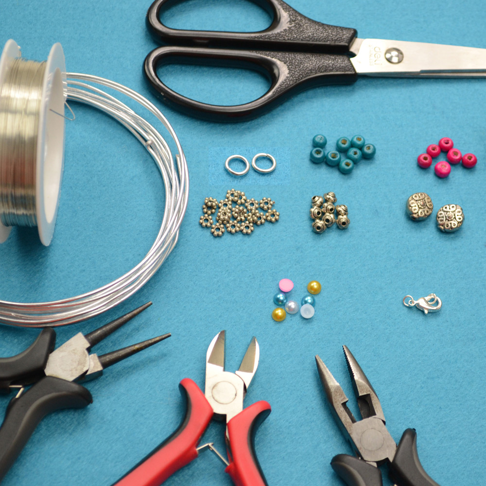 Колье с подвеской в виде сердца из проволоки-2