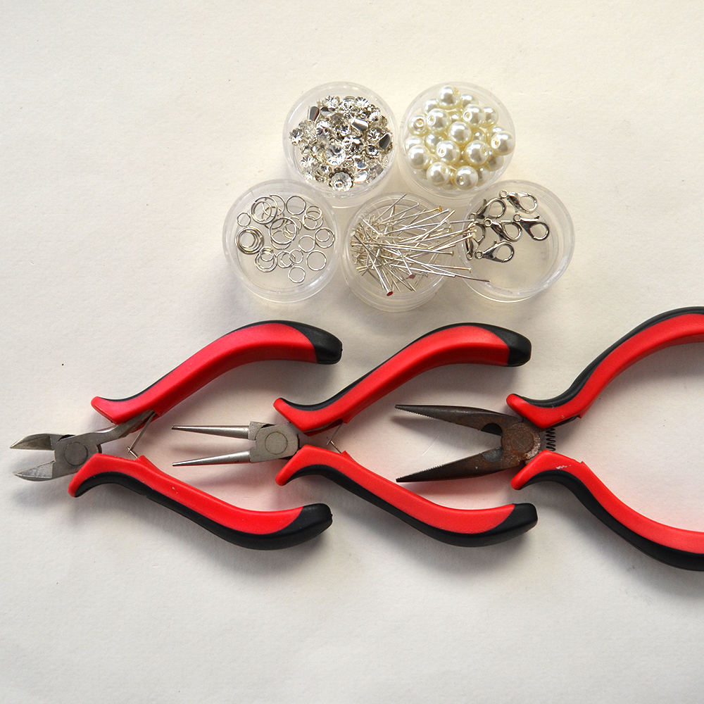 Колье нагрудник с жемчужными бусинами-2