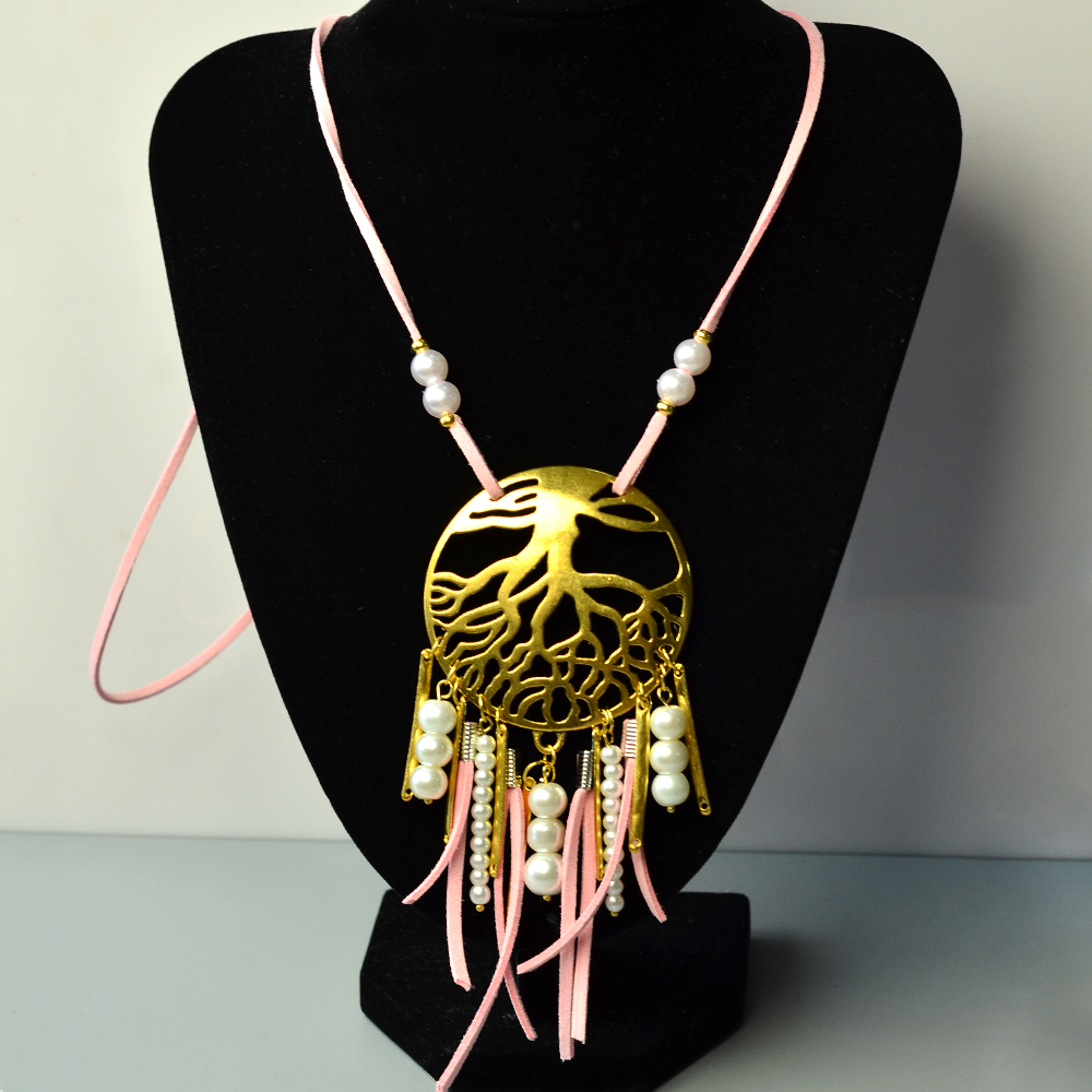 Ожерелье с подвесками из шнура из искусственной замши и жемчужных бусин-5