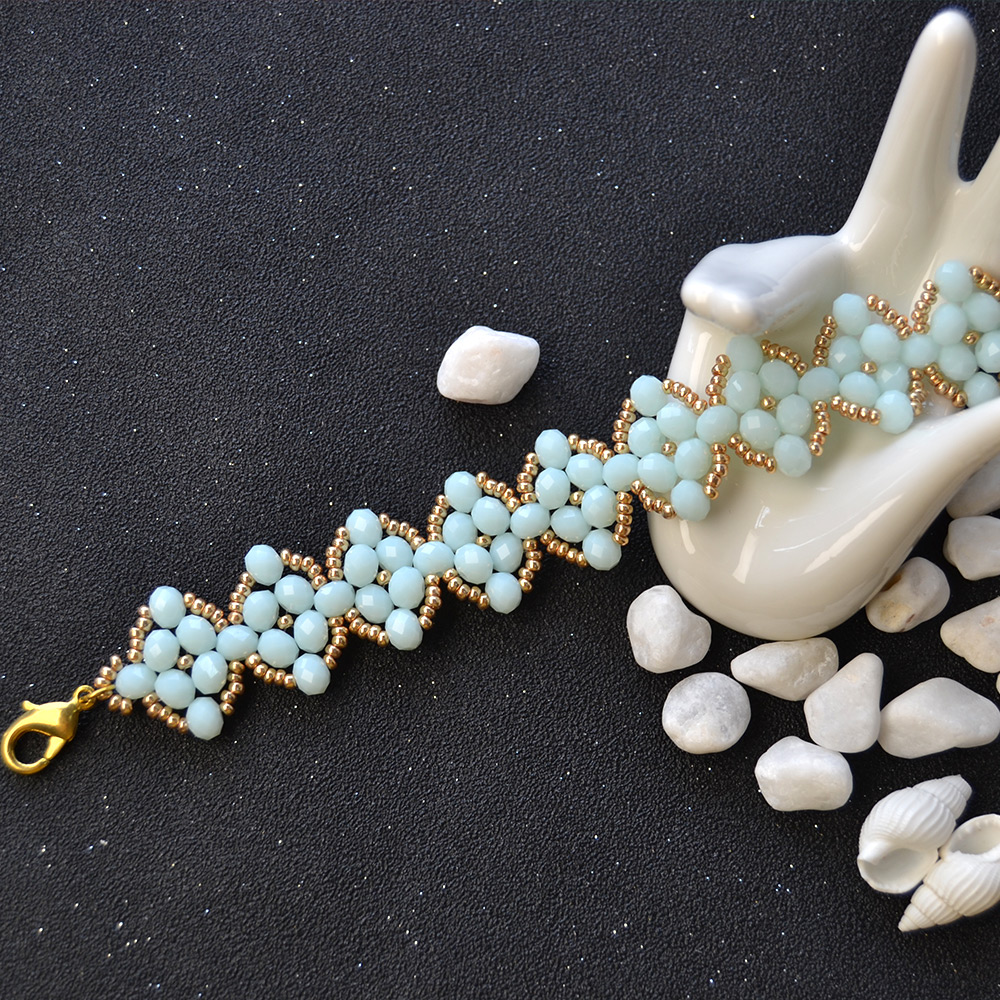 Браслет из стеклянных абакусов с бисером-1