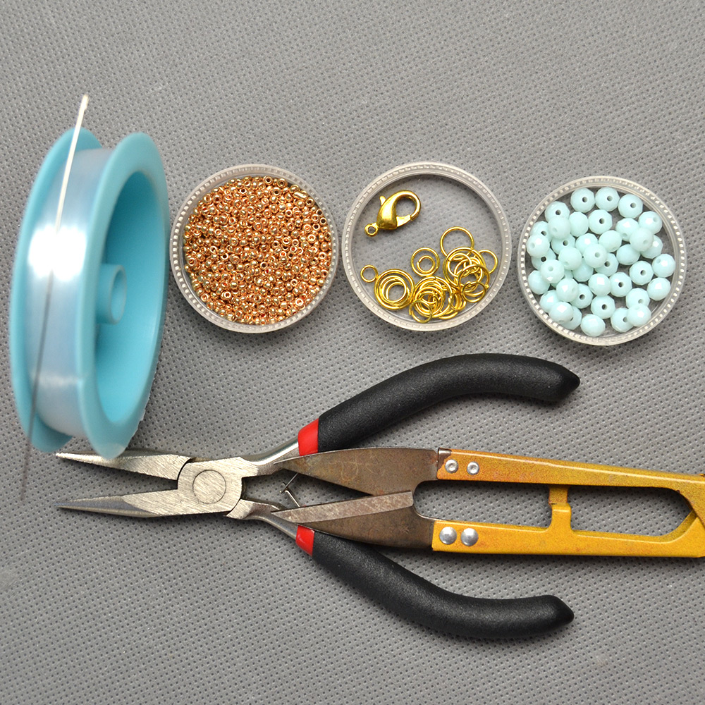 Браслет из стеклянных абакусов с бисером-2