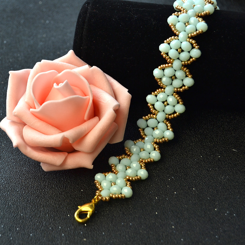 Браслет из стеклянных абакусов с бисером-5