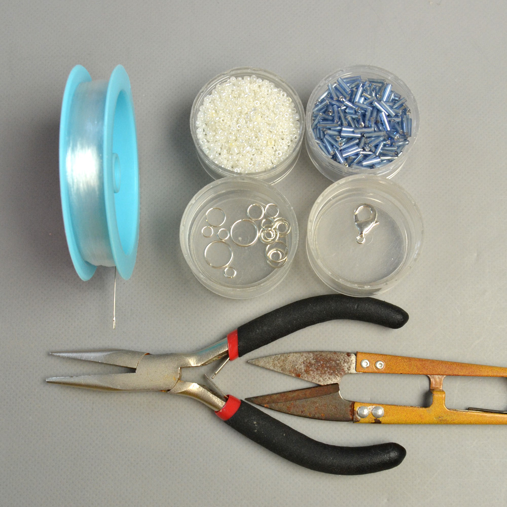 Спиральный браслет из стекляруса и стежка