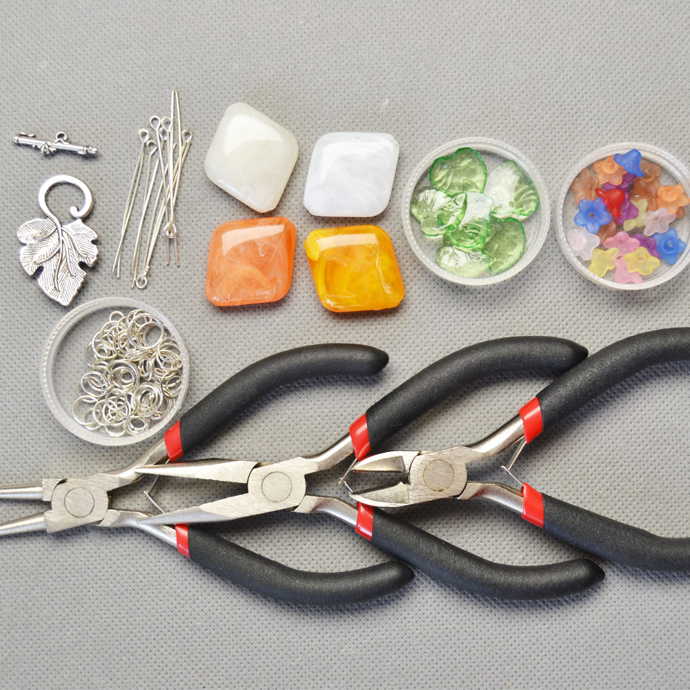 Браслет из акриловых бусин с имитацией драгоценного камня в виде ромба-2