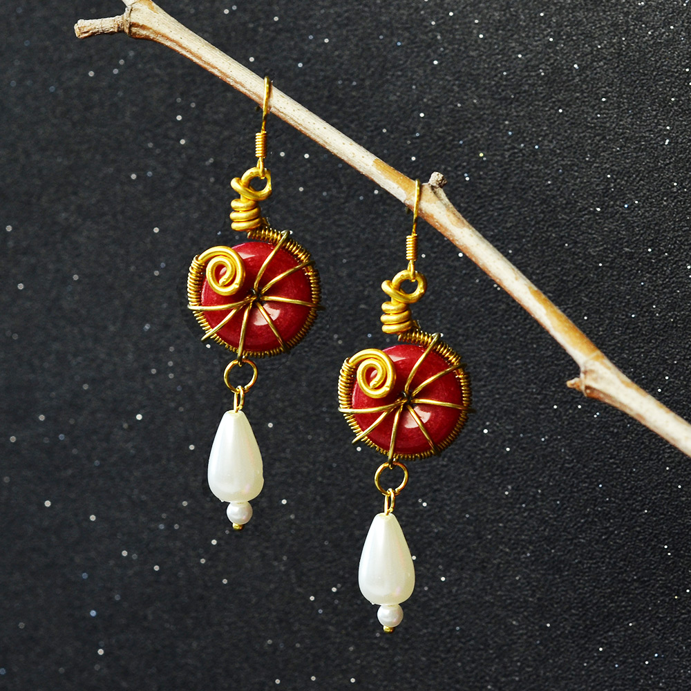 Круглые серьги в проволоке с драгоценными камнями