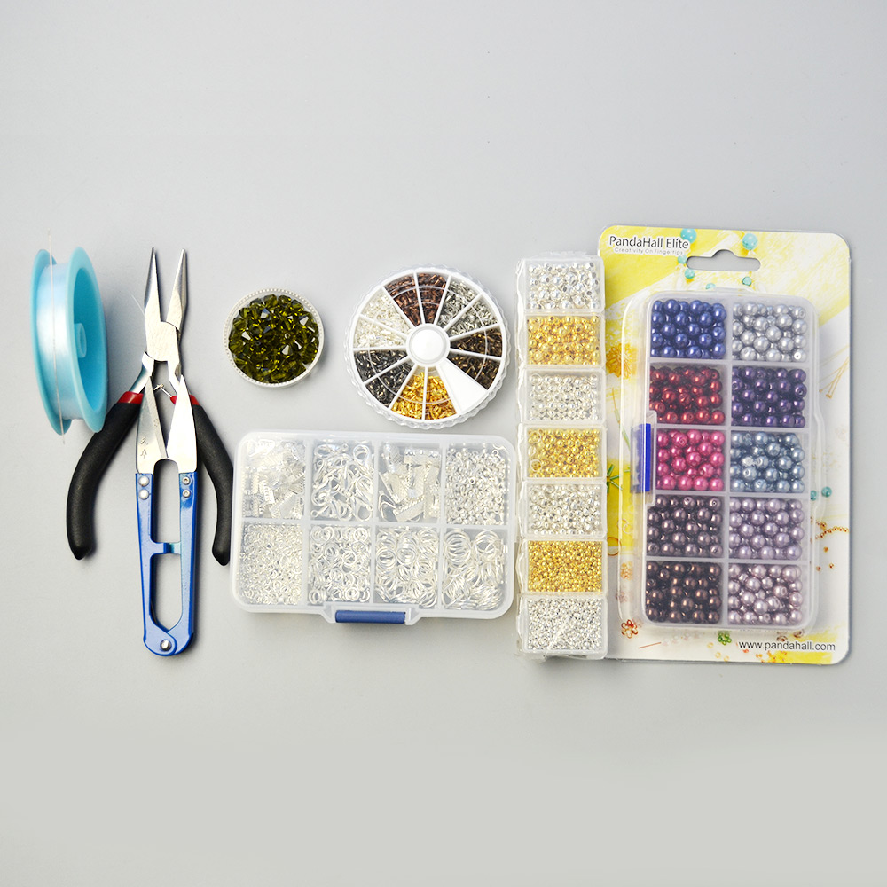 Рождественский браслет из жемчуга и стеклянных бусин-2