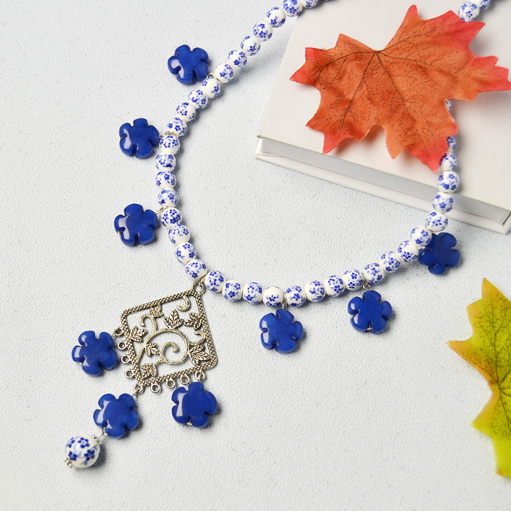 Колье из фарфоровых бусин с принтом и цветочными нефритовыми бусинами-1