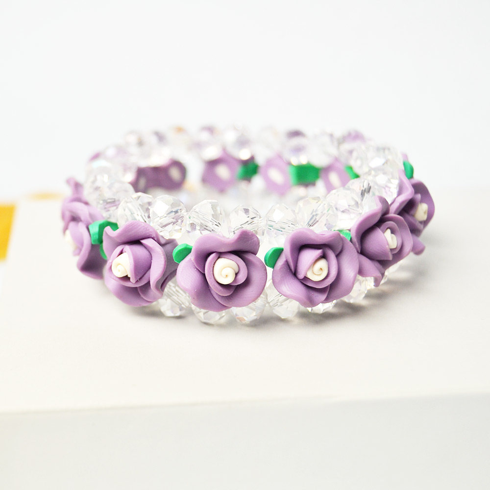 Браслет из полимерной глины с фиолетовыми цветами и хрустальными бусинами-5