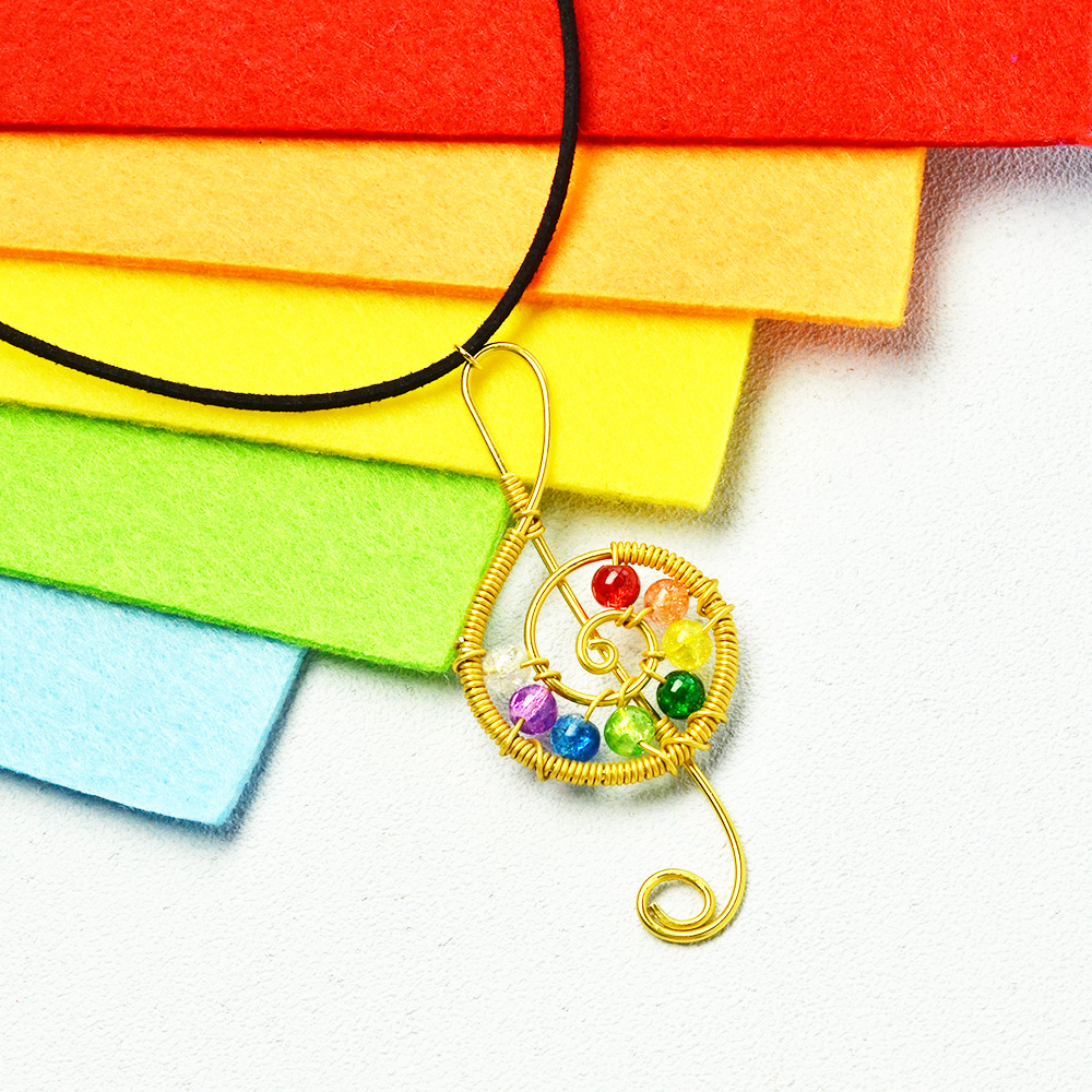 Колье с подвеской в виде музыкальной ноты-1