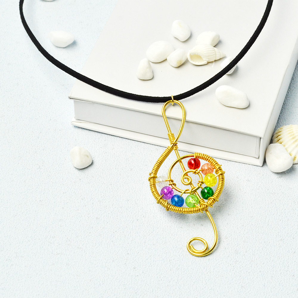 Колье с подвеской в виде музыкальной ноты-5