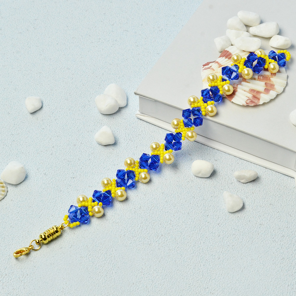 Браслет из синих хрустальных бусин-1