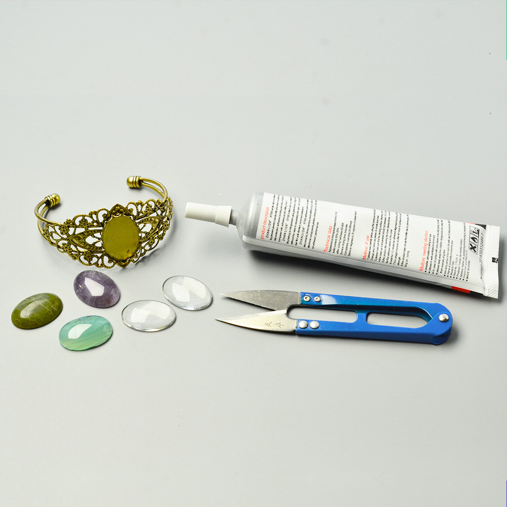 Браслет-манжета из латуни с цветочной пастой-2