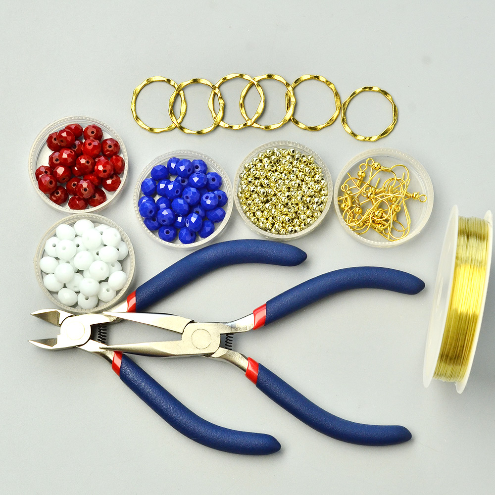 Красивые серьги-секторы с бусинами