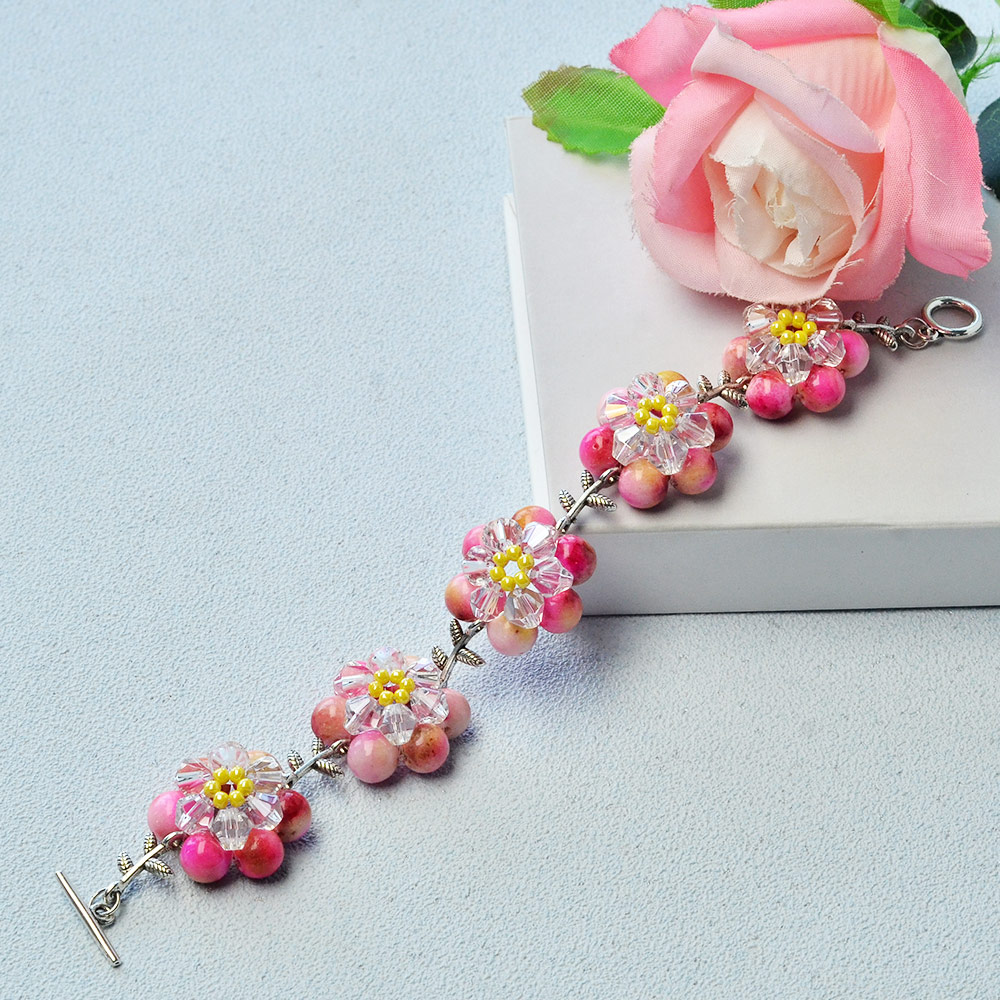 Blumenarmband mit Jadeperlen