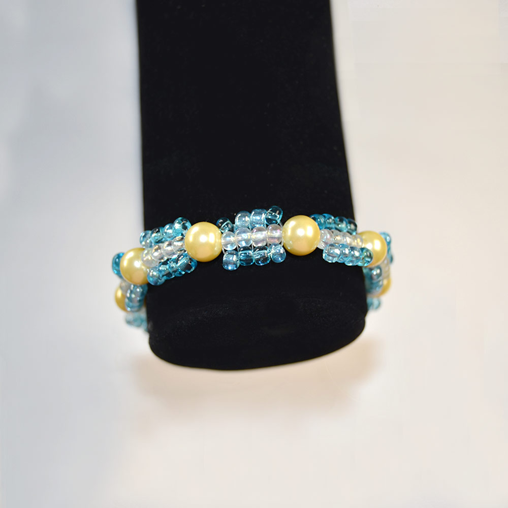 Браслет с жемчугом и бисером-5