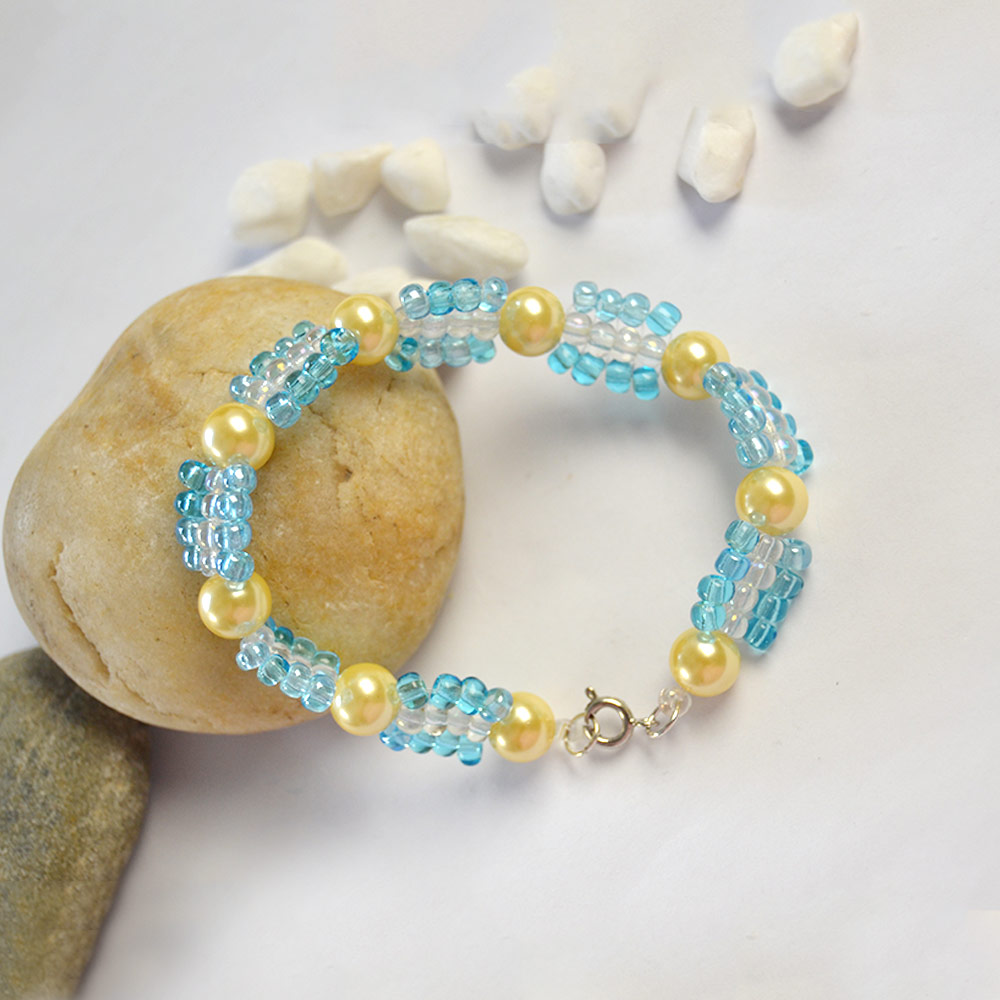 Браслет с жемчугом и бисером-6