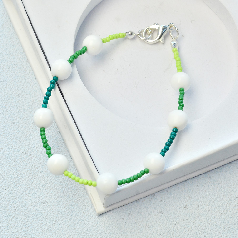 Браслет из бисера градиентного цвета-6