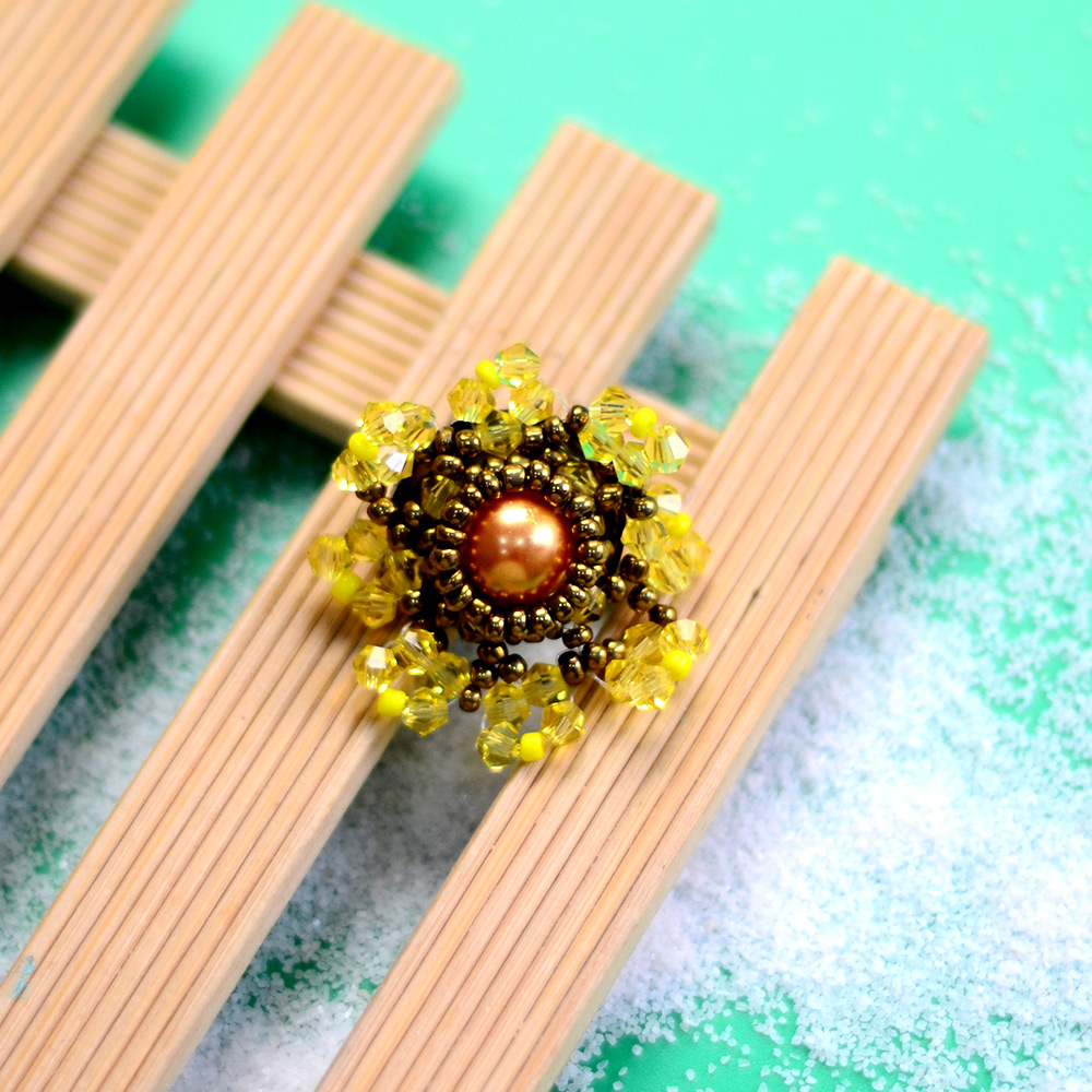 Брошь с солнечным цветком-1