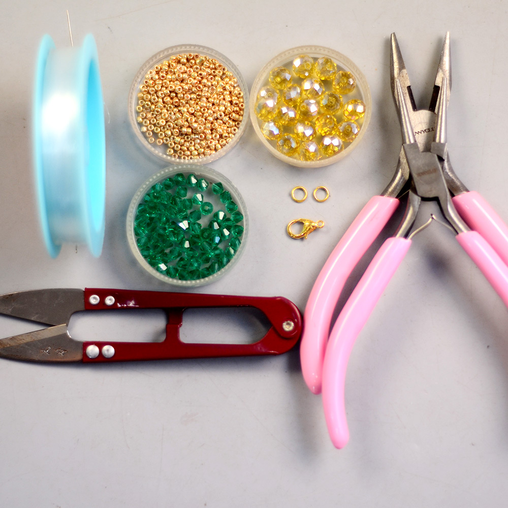 Браслет из желтых и зеленых гальванических стеклянных бусин-2