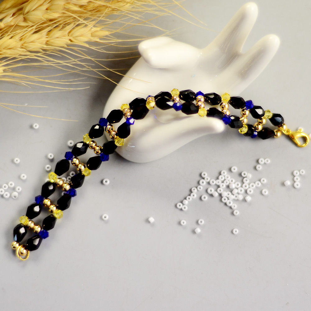 Браслет с черным кристаллом-1