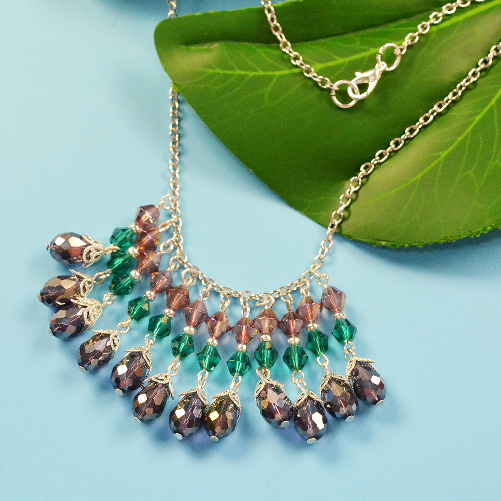 Стеклянное колье с кисточками-1