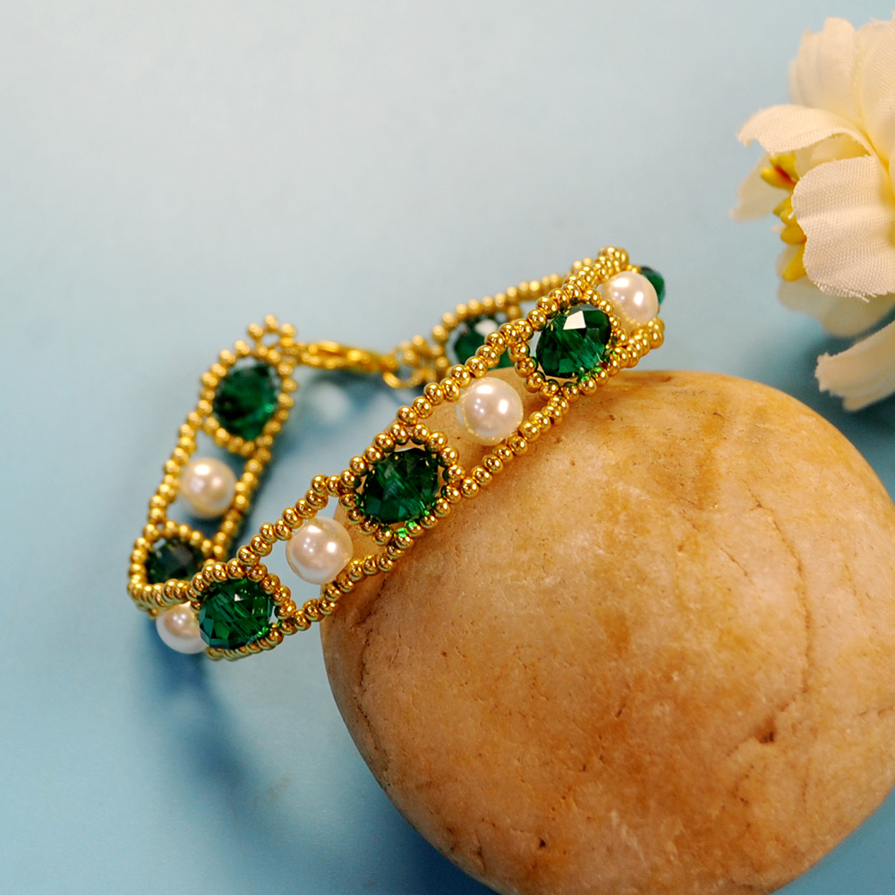 Браслет из стеклянных бусин с жемчугом-1