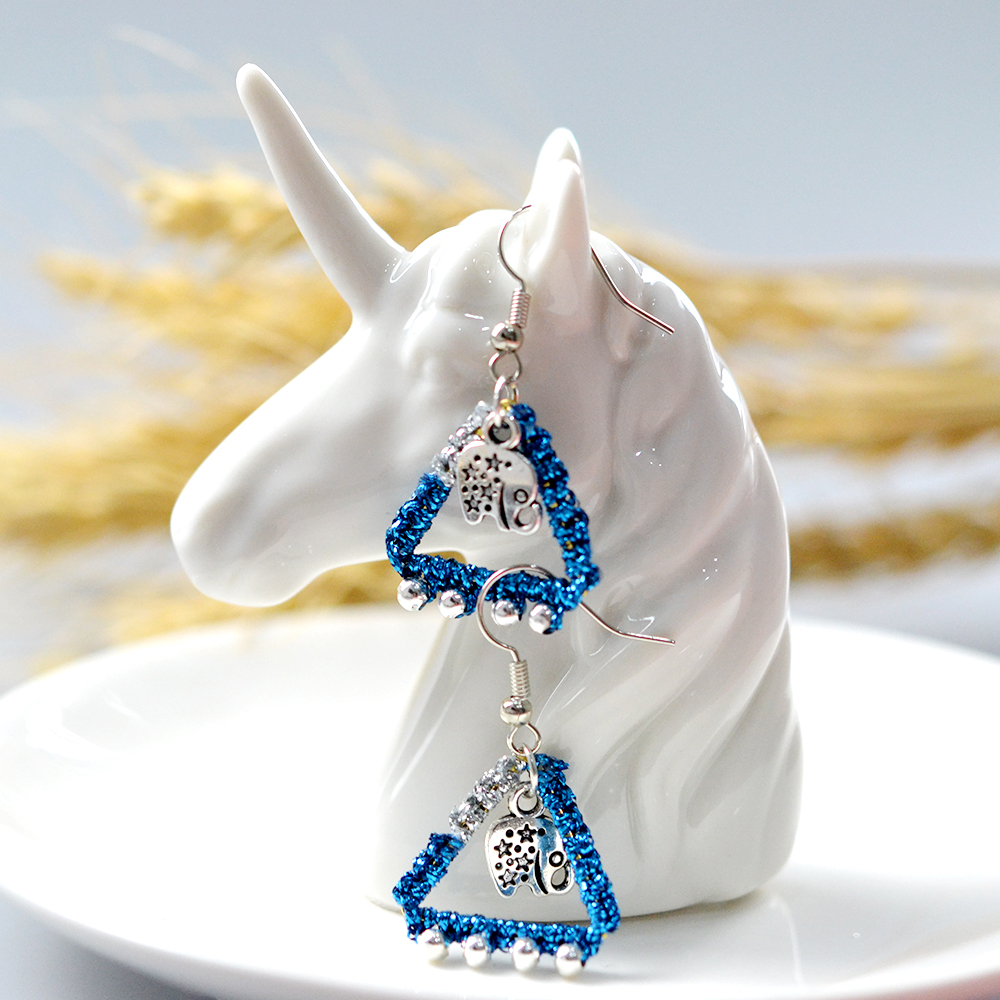 Треугольные серьги с нитками-1