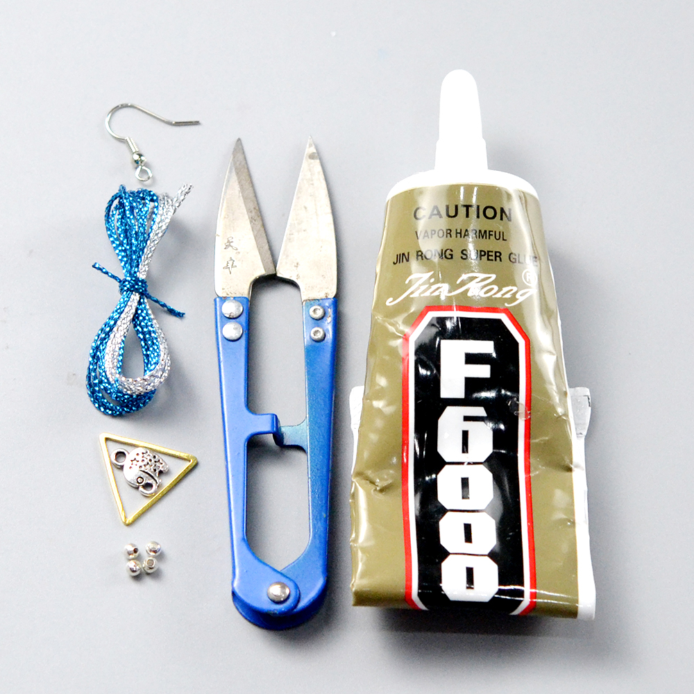 Треугольные серьги с нитками-2