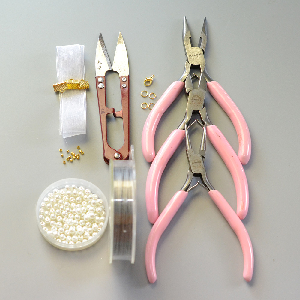 Perlenarmband mit Schleife