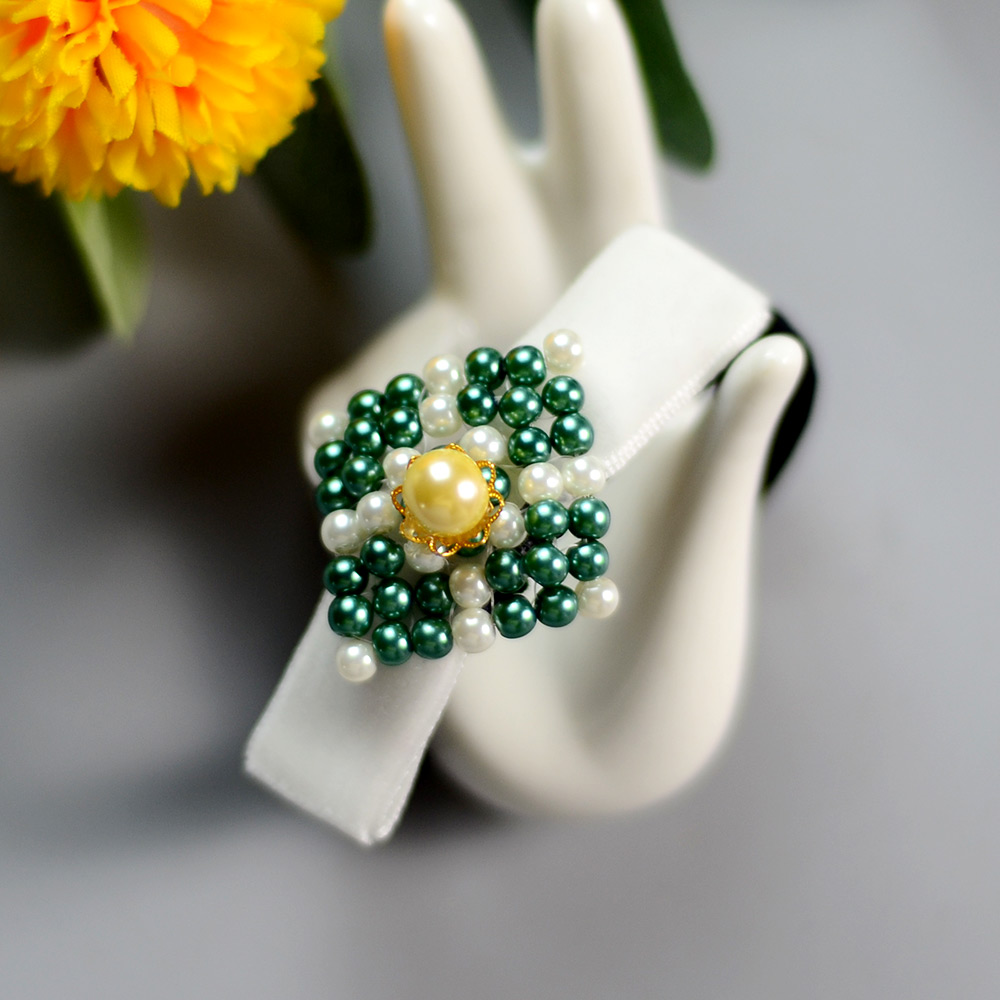 Резинка для волос с жемчугом и бантиком из ленты-1