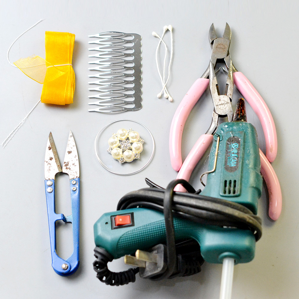 Расческа для волос с лентой и цветком