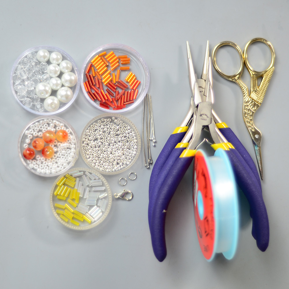 Колье с агатовыми стеклярусами и свисающими бусинами-2