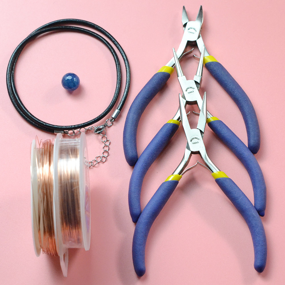 Колье в виде лилии из проволоки-2