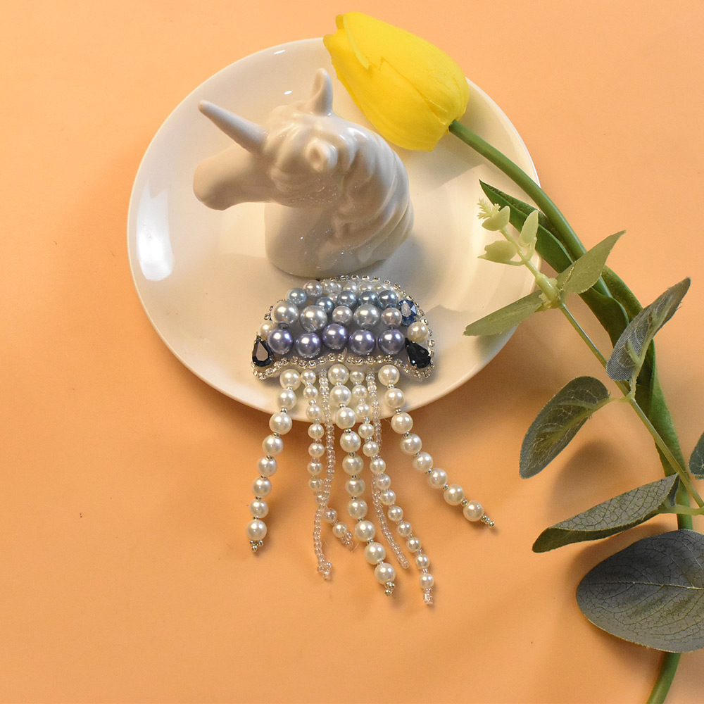 Брошь в форме медузы с жемчугом-7