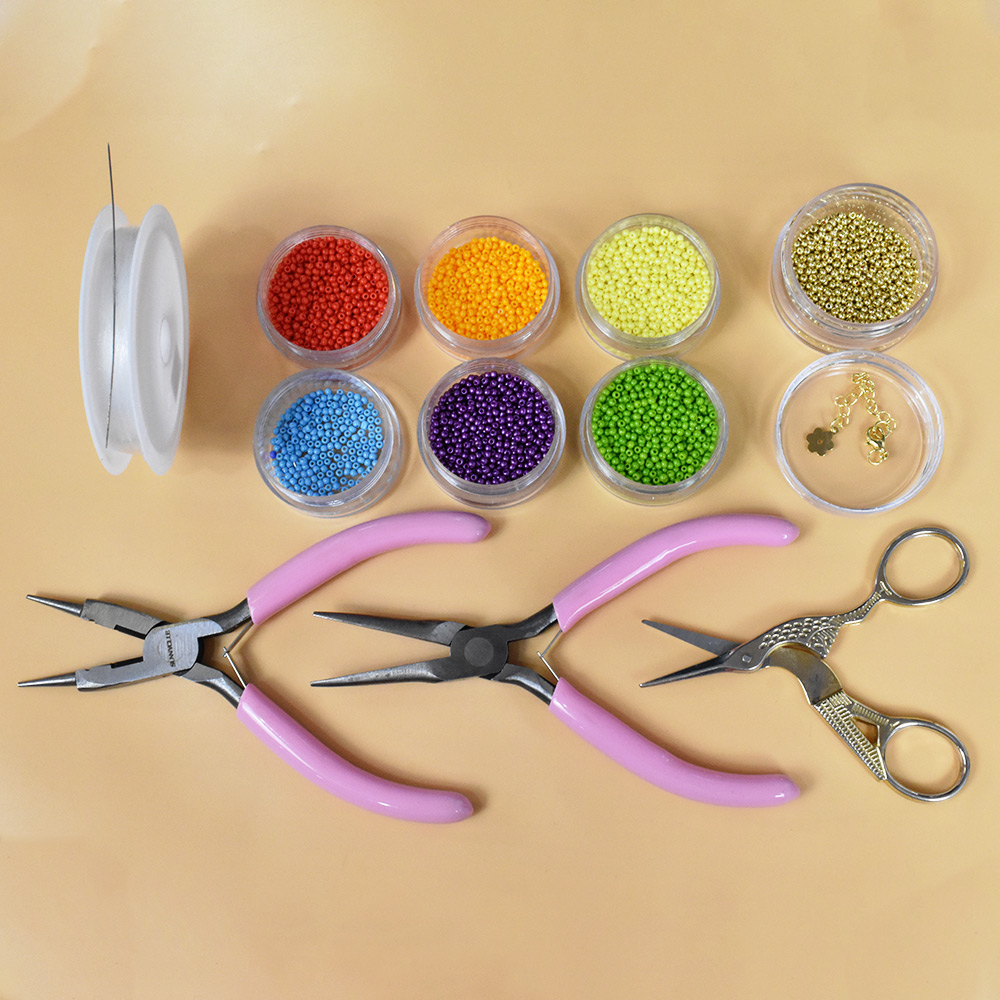 Красочный браслет из бисера в форме цветка