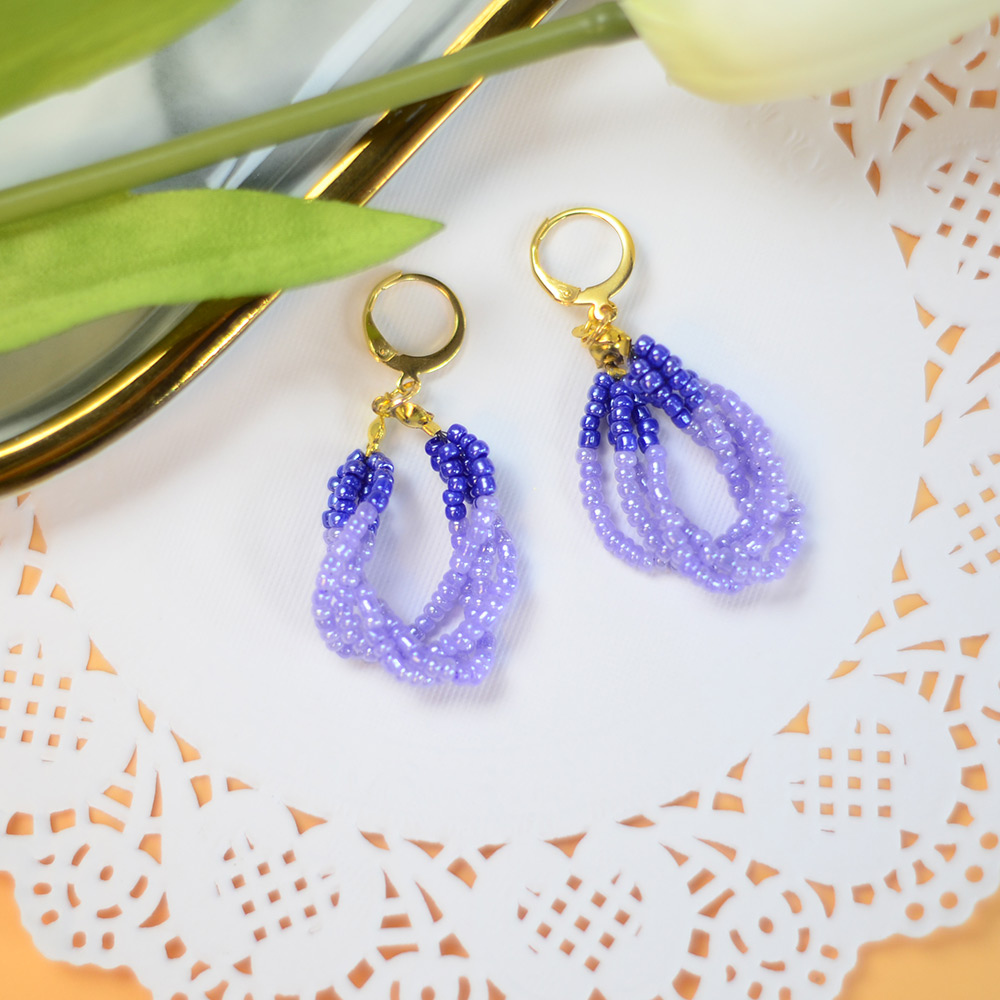 PandaHall Selected мастер-класс по изготовлению фиолетовых сережек из бисера-6