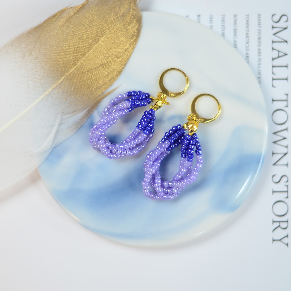 PandaHall Selected мастер-класс по изготовлению фиолетовых сережек из бисера-7