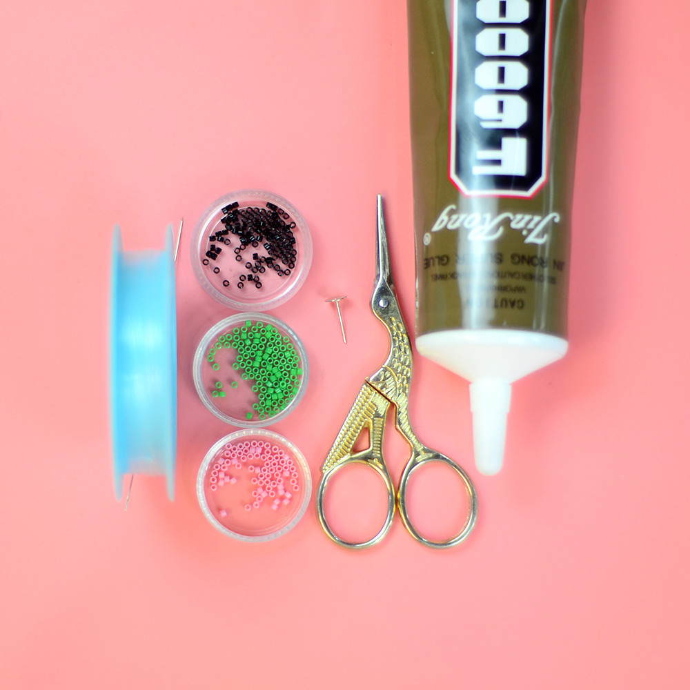 Милые серьги из бисера в форме динозавра