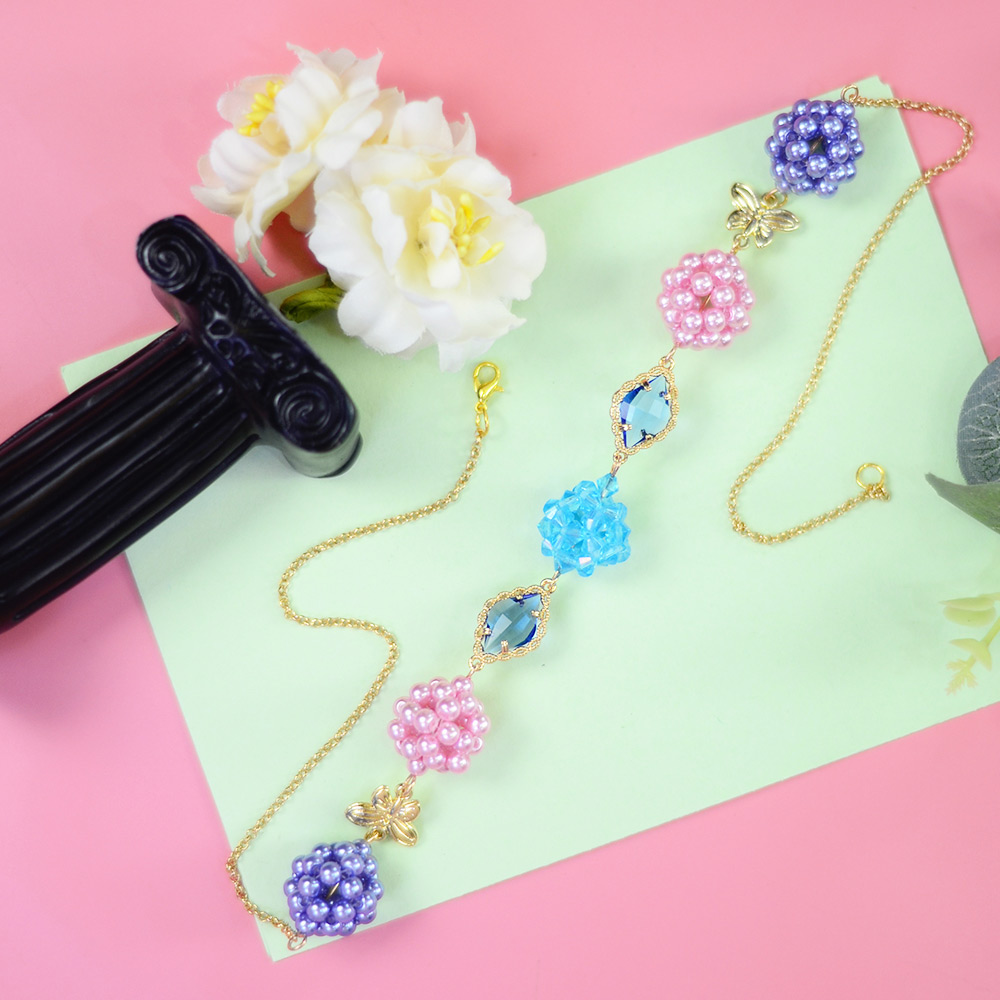 Браслет из бисера в форме шара