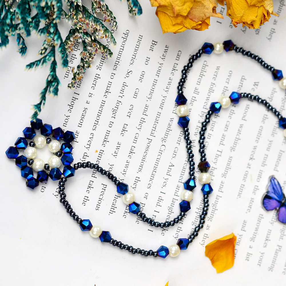 PandaHall Selected Tutorial zur blauen Kristallhalskette
