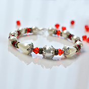 Semplice braccialetto con fiori di perle