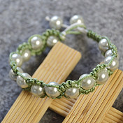 Pulsera de cuerda trenzada con perlas verdes