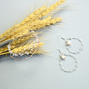 Perlenohrringe und Armband-Set im Drahtwickelstil